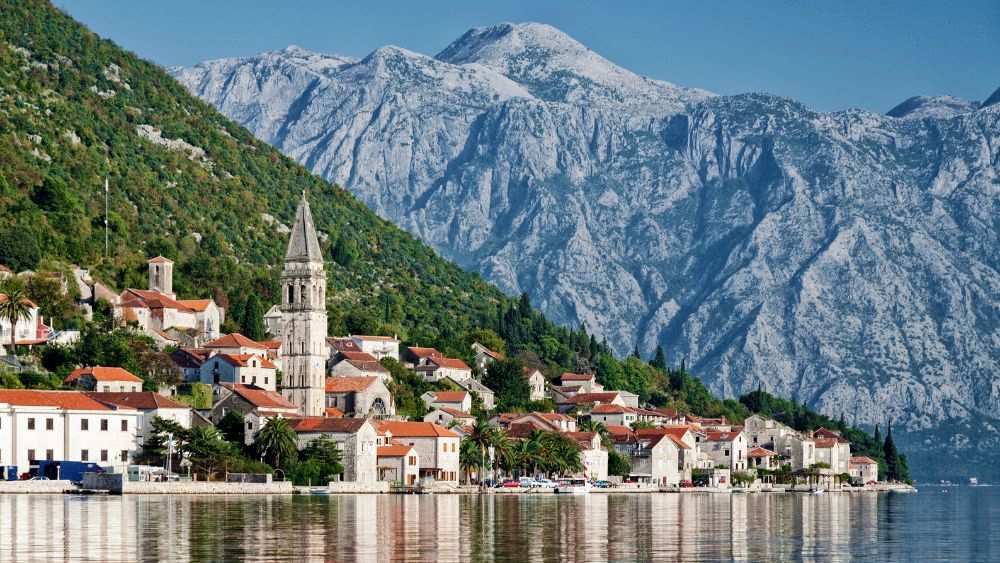You are currently viewing Living in Montenegro as a Remote Worker: Visas, Costs & Coworking